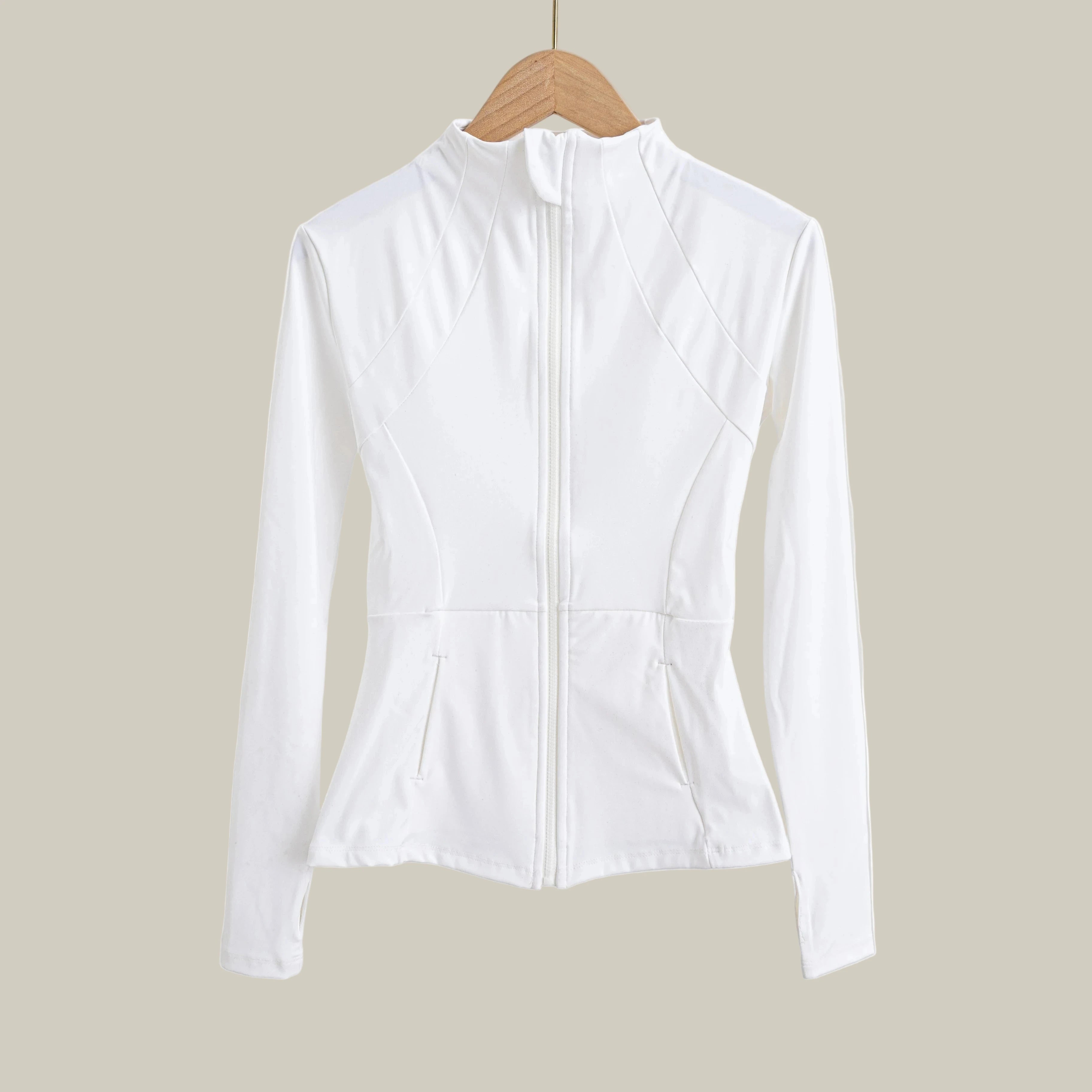 Long-Sleeve Gym Top – Women White